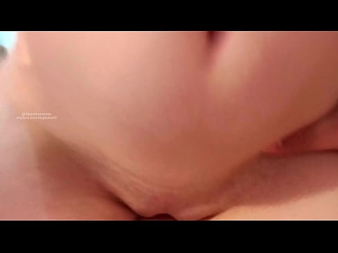 ❤️ Je dormais dans la chambre de ma sœur et je me suis réveillé comme ça. ❤️ Vidéo de baise at us ️❤