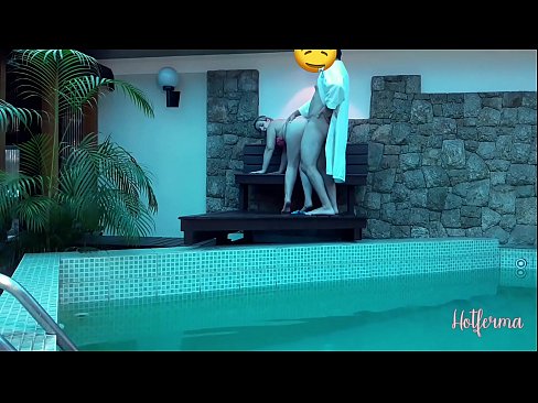 ❤️ Le patron invite la femme de chambre à la piscine, mais n'a pas pu résister à une chaude ❤️ Vidéo de baise at us ️❤